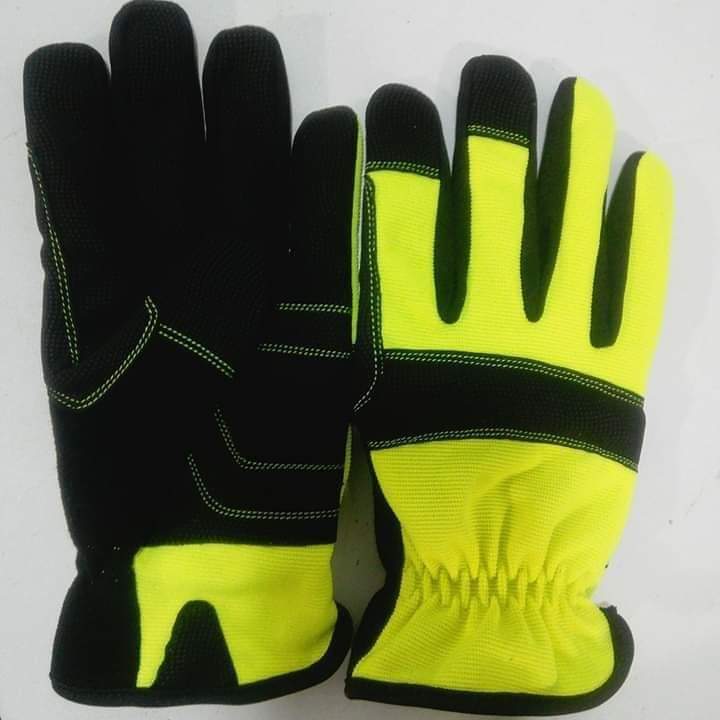GLOVES 720